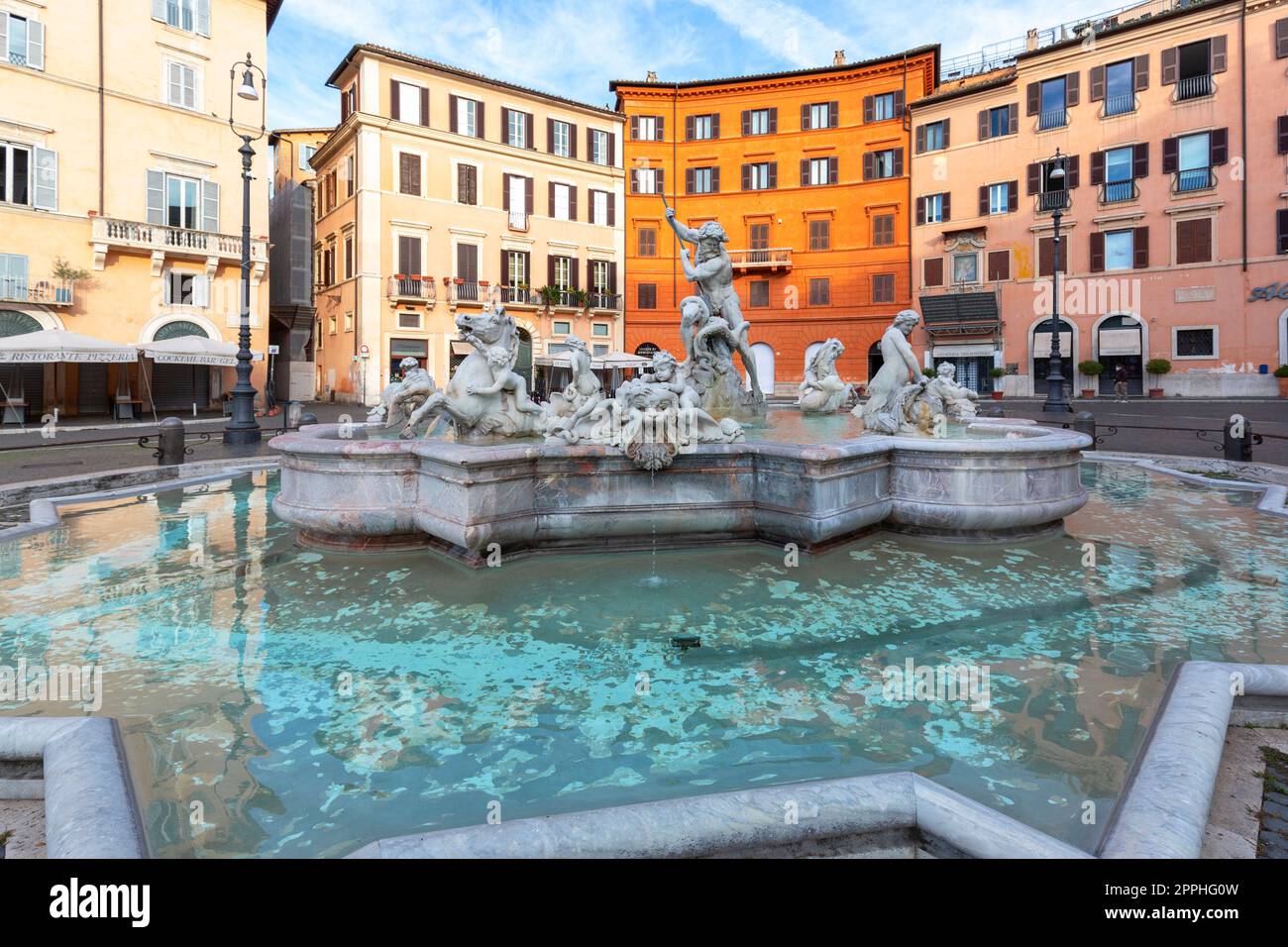 Neptunbrunnen aus dem 16. Jahrhundert (Fontana del Nettuno) auf der Piazza Navona, Rom, Italien Stockfoto