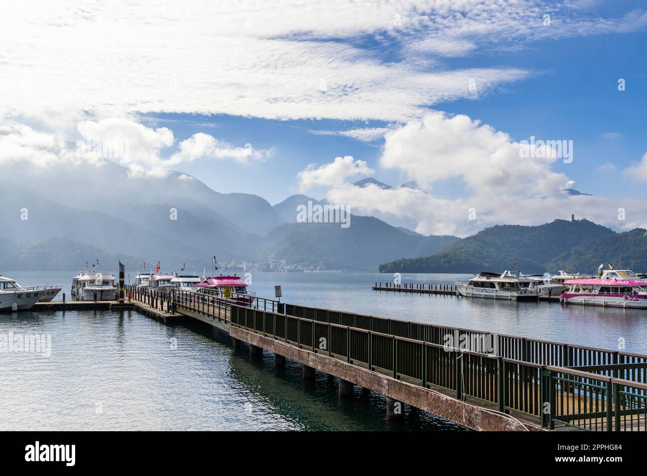 Nantou, Taiwan, 26. Oktober 2022: Sunmoon Lake Pier in Nantou von Taiwan Stockfoto