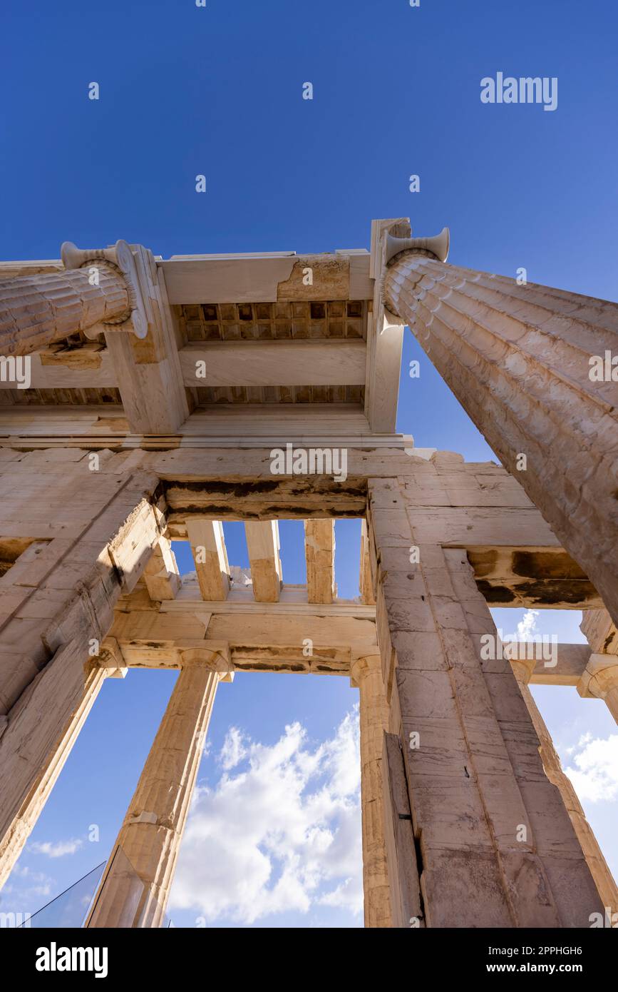 Propylaia, monumentales zeremonielles Tor zur Akropolis von Athen, Griechenland. Stockfoto