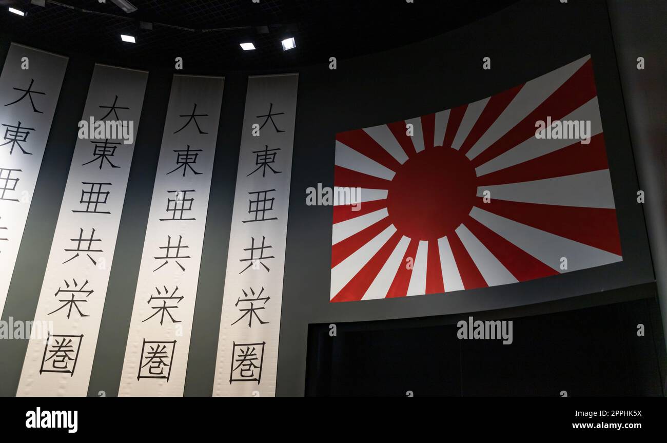 Kaiserliche japanische Flagge im Museum des Zweiten Weltkriegs Stockfoto