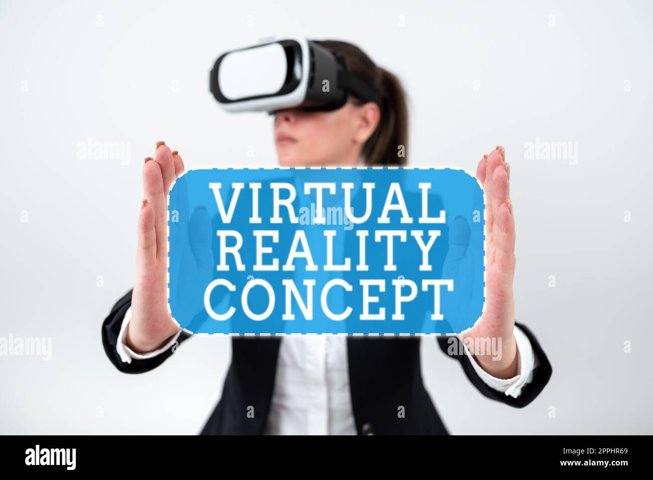 Schild mit Virtual-Reality-Konzept. Unternehmensübersicht 3D futuristische künstliche Umgebung mit digitalem Bildschirm Stockfoto