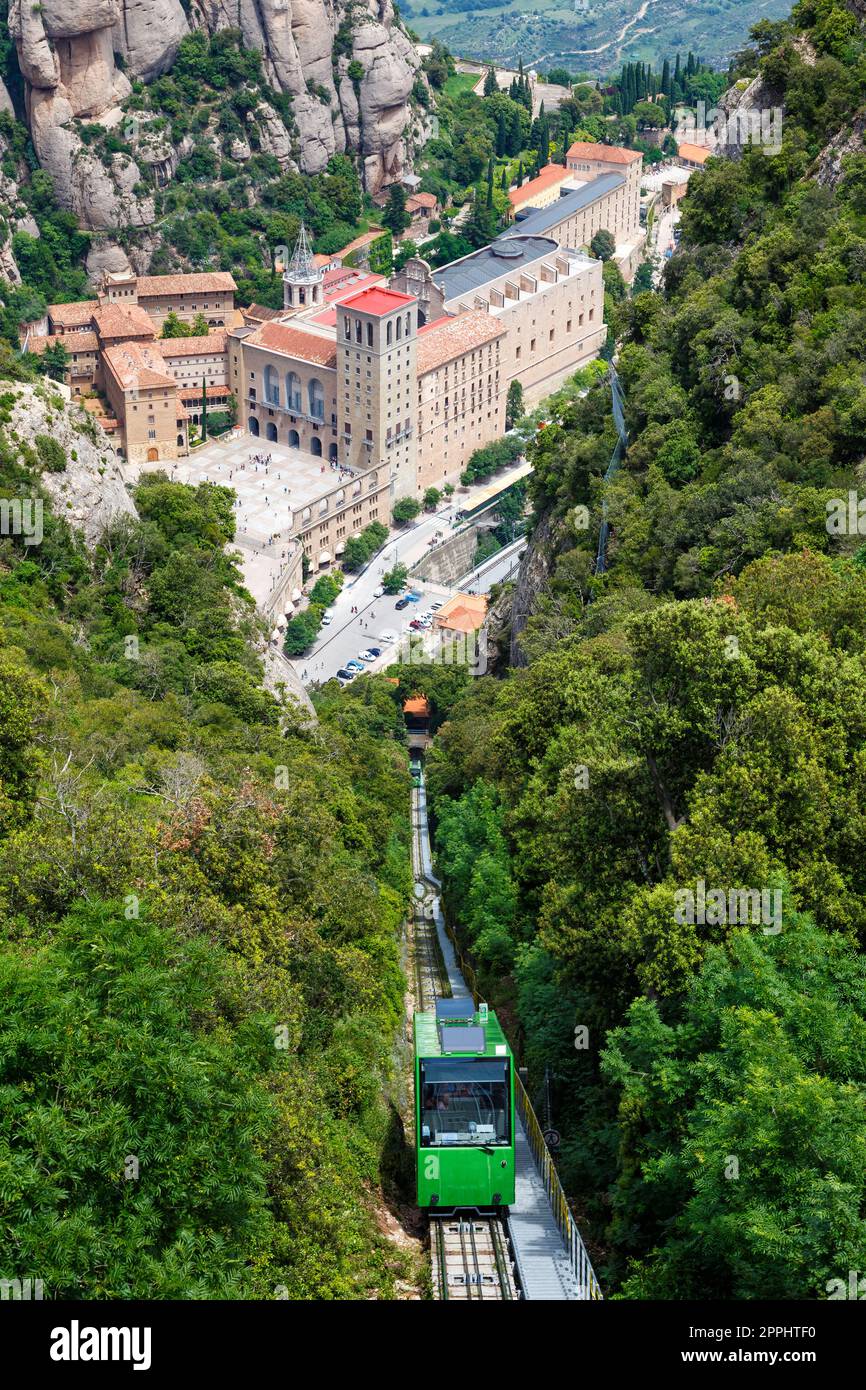 Kloster Abtei Montserrat Barcelona Spanien Porträtformat Katalonien Seilbahn Reise Blick Stockfoto
