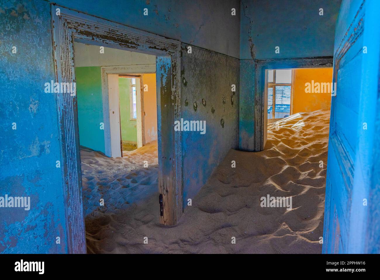 Kolmanskop Geisterstadt in der Nähe von Luderitz in Namibia. Stockfoto