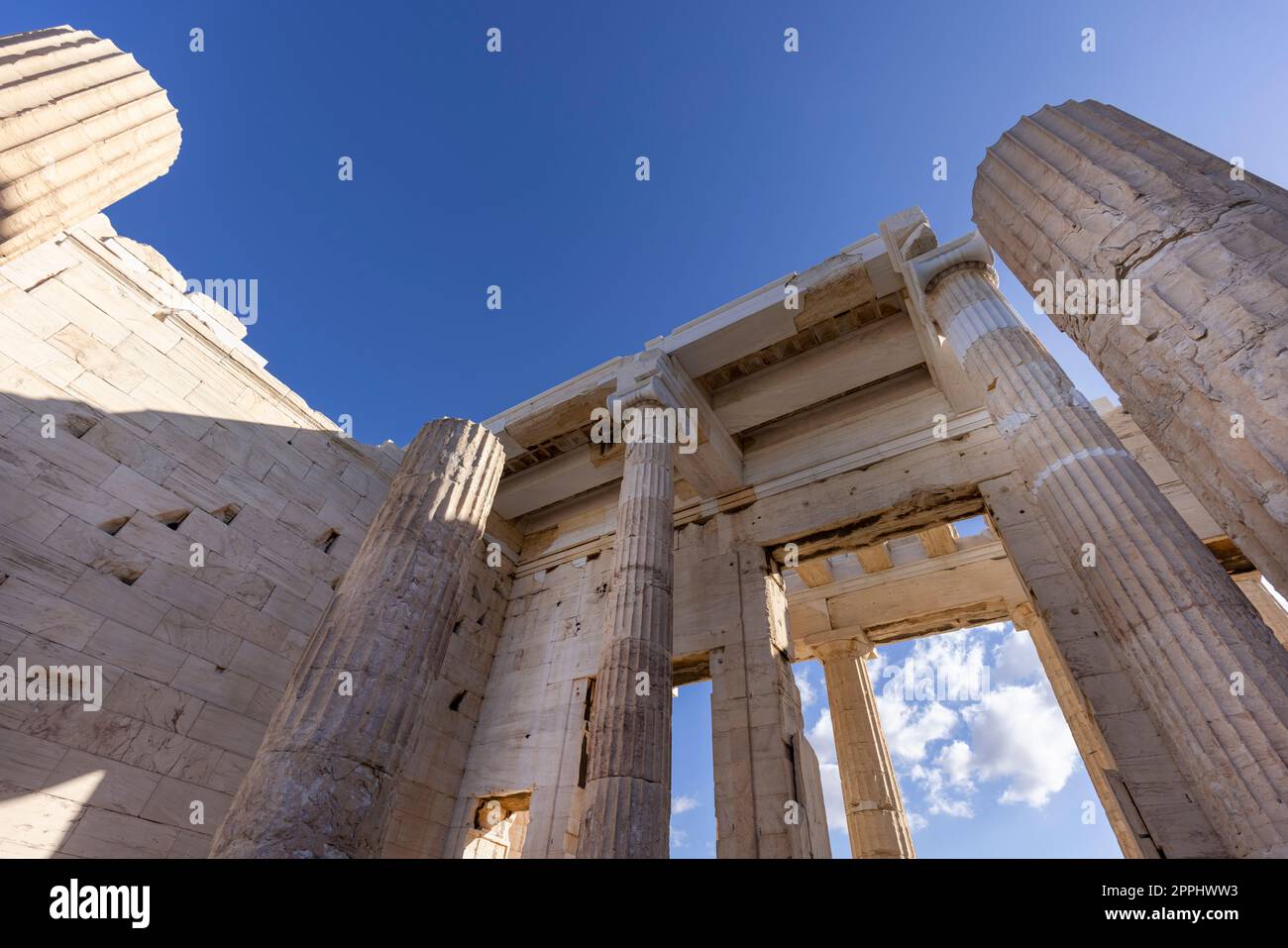 Propylaia, monumentales zeremonielles Tor zur Akropolis von Athen, Griechenland. Stockfoto