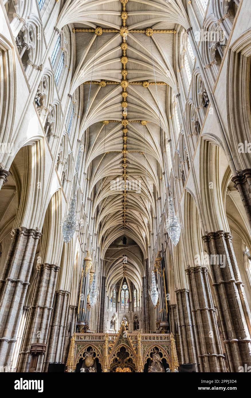 Innenansicht der Westminster Abbey, eines Wahrzeichens in London, Großbritannien Stockfoto