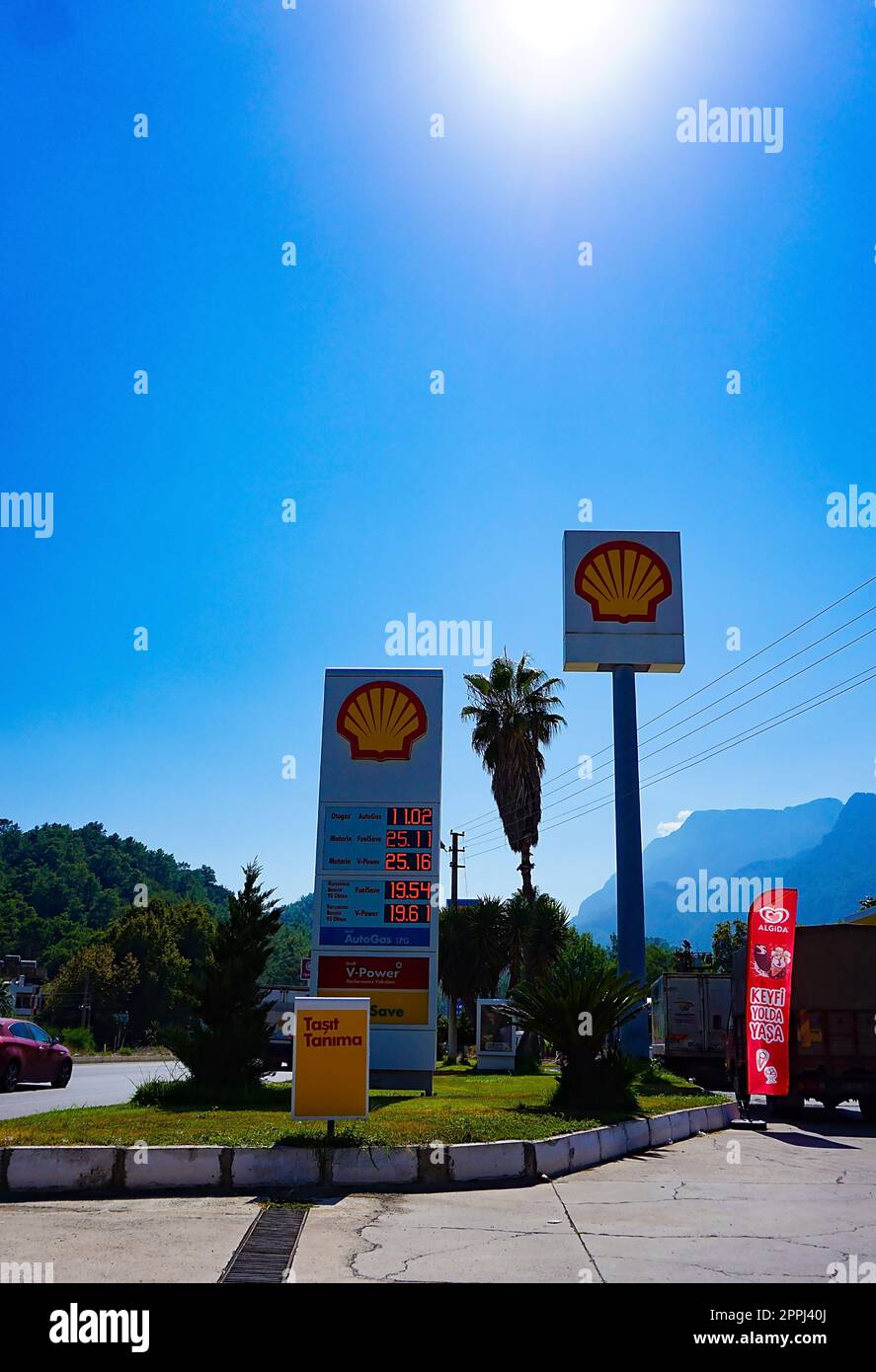 Antalya, Türkei - 17. September 2022: Shell-Tankstelle Stockfoto