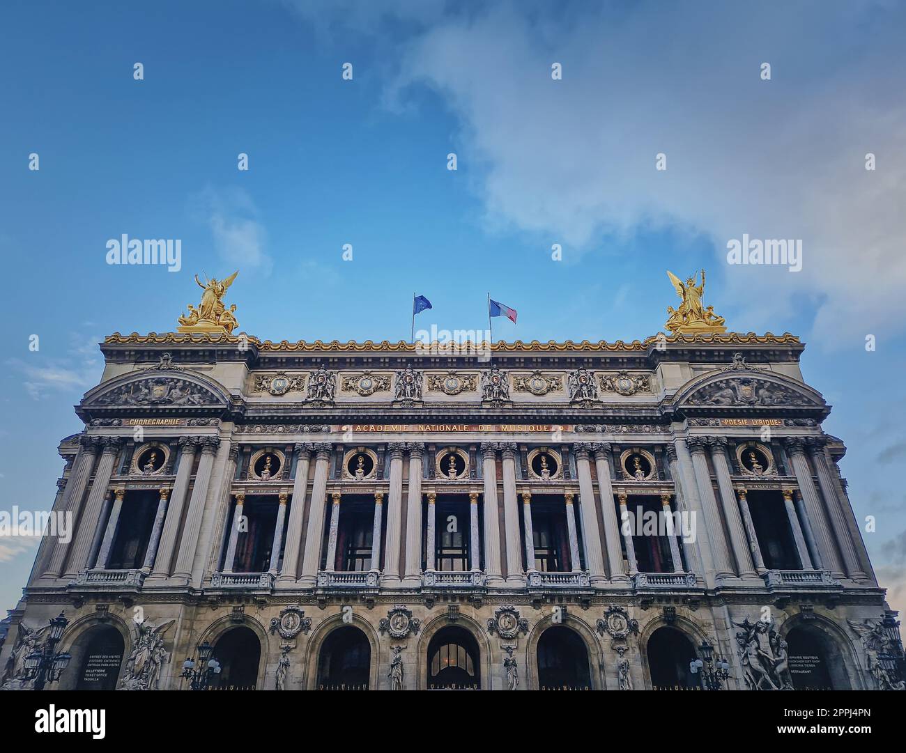 Opera Garnier Palais von Paris, Frankreich. Blick auf die Fassade der National Music Academy Stockfoto