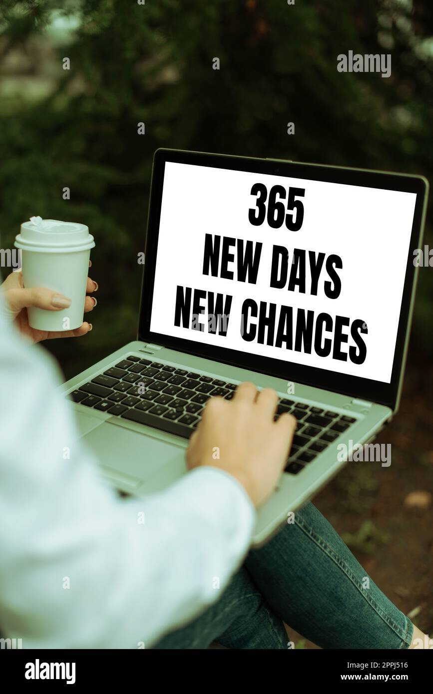 Text mit Inspiration 365 Neue Tage Neue Chancen. Geschäftskonzept Beginn eines weiteren Jahres Kalendermöglichkeiten Stockfoto