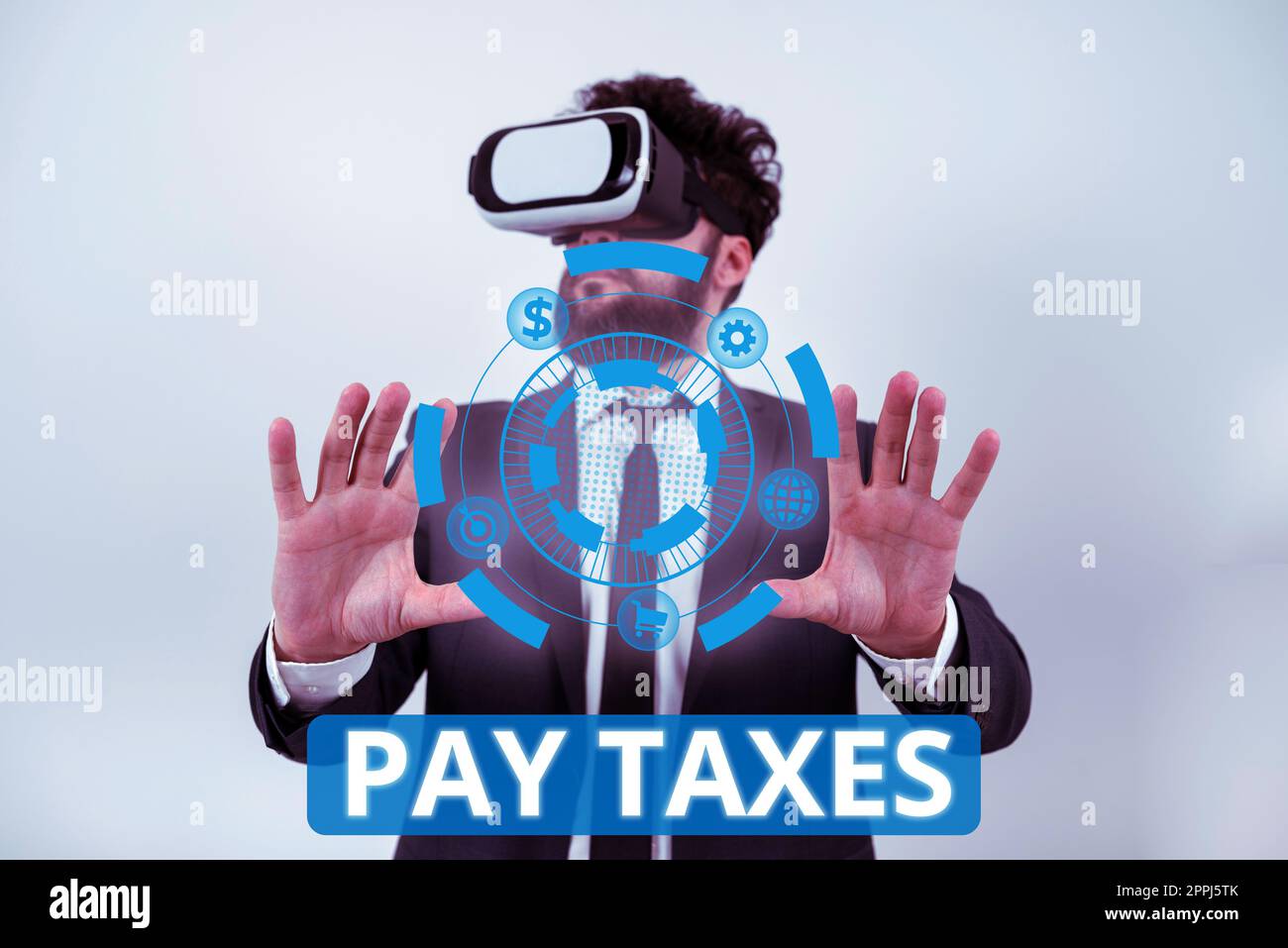 Textüberschrift mit „Steuern zahlen“. Word für die Verarbeitung von Steuern und Buchhaltung zur Berechnung der Gehaltszahlung Stockfoto