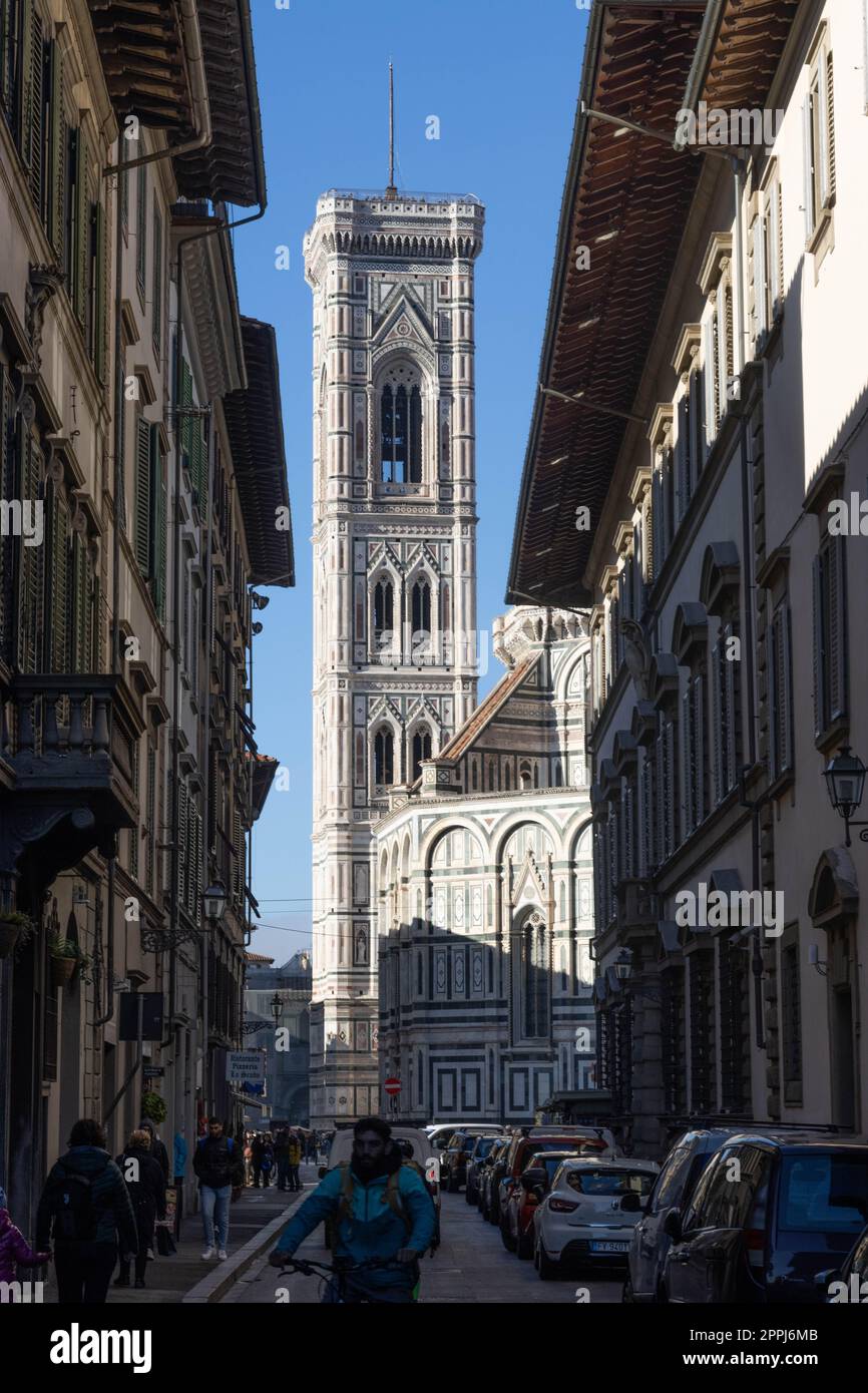 Blick auf die Kathedrale von Florenz, Cattedrale di Santa Maria del Fiore, Florenz, Italien Stockfoto