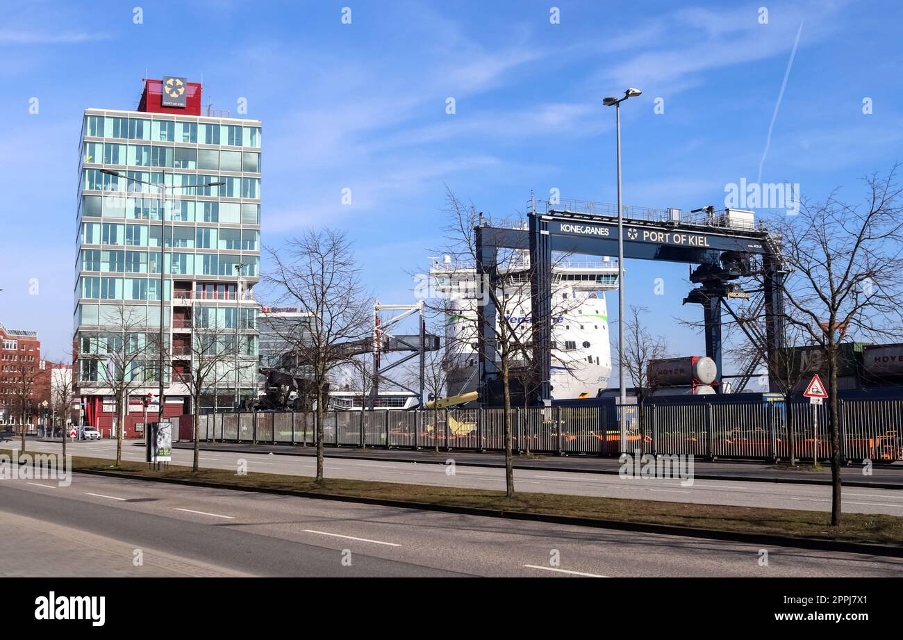 Kiel, Deutschland - 27. Dezember 2022: Die Fähre von Frau Stena Scandinavica legte im Hafen von Kiel an. Stockfoto
