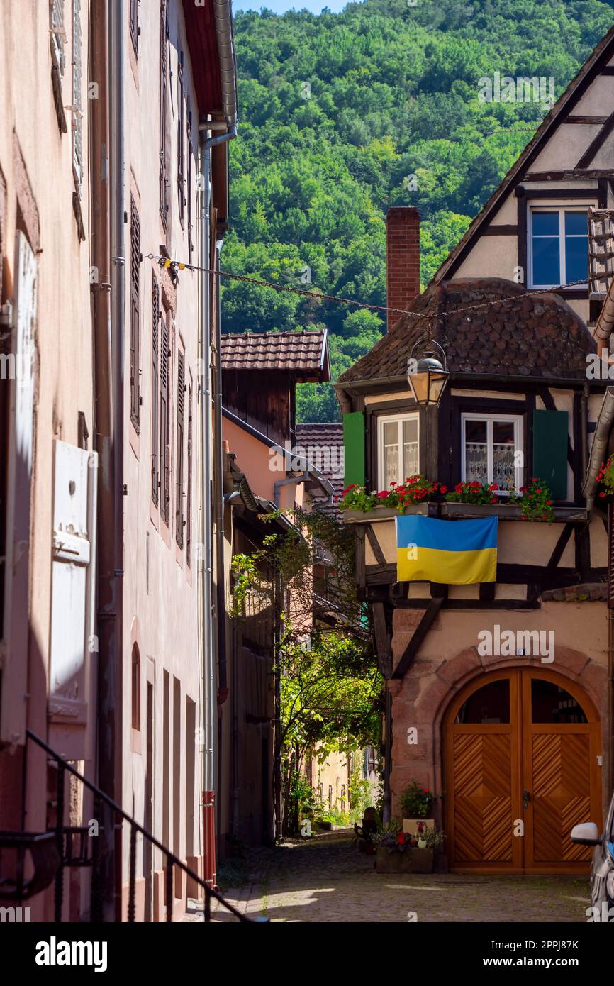 Typisches Dorf im Elsass, Frankreich Stockfoto