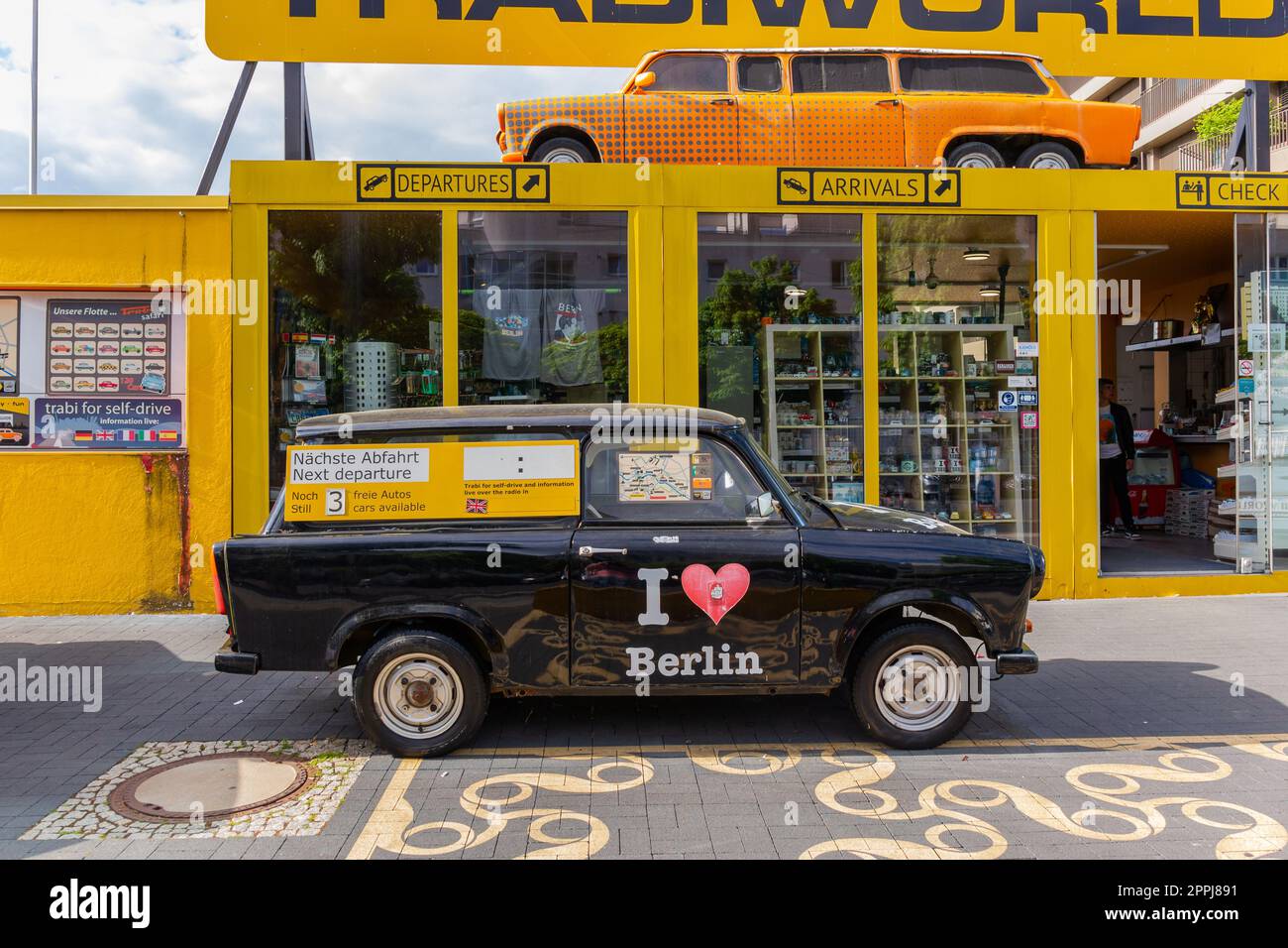 Trabi Word Center in Berlin Stockfoto