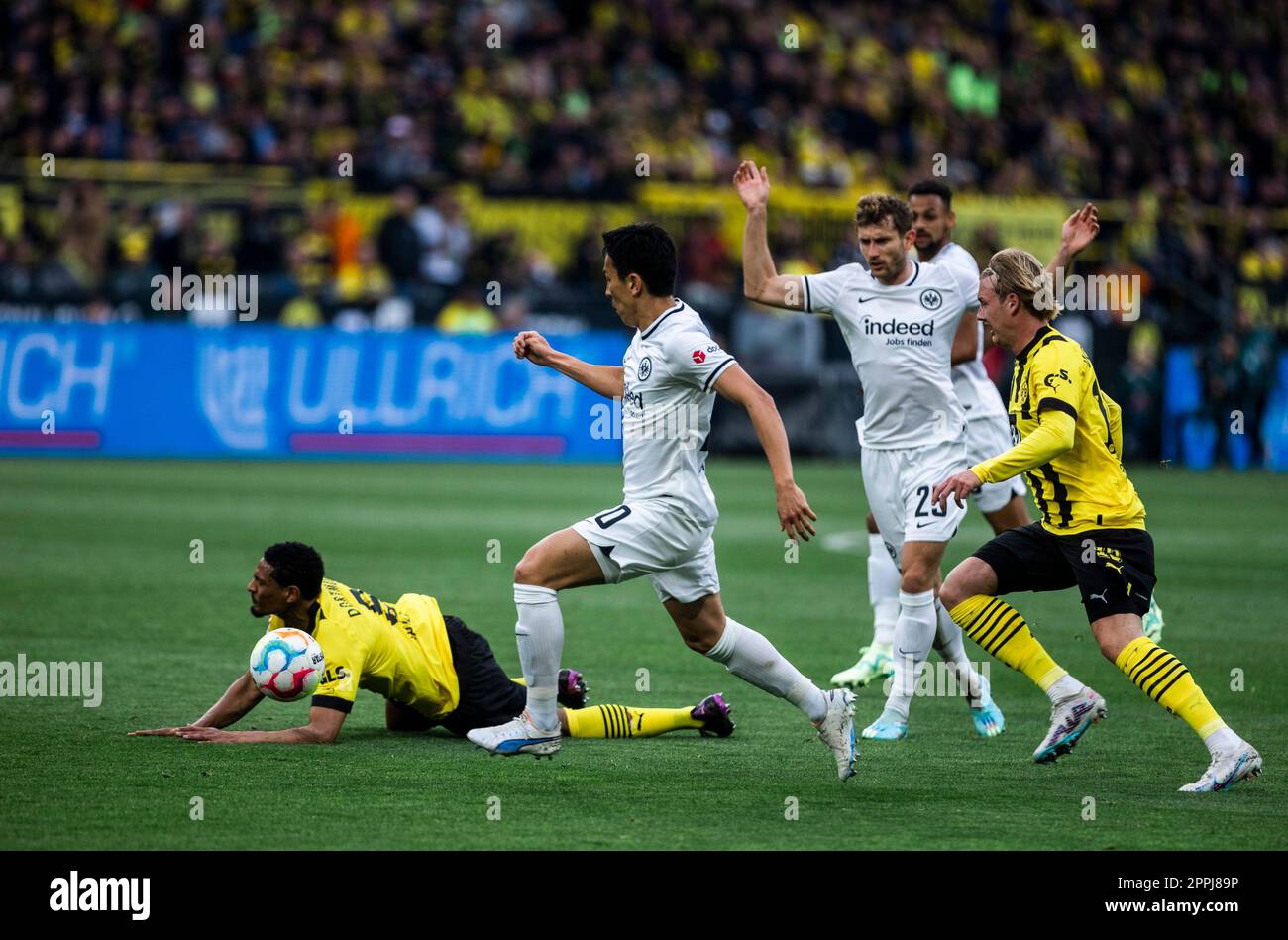 Dortmund, SignaI Iduna Park, 22.04.23: Makoto Hasebe (M) (Frankfurt ...