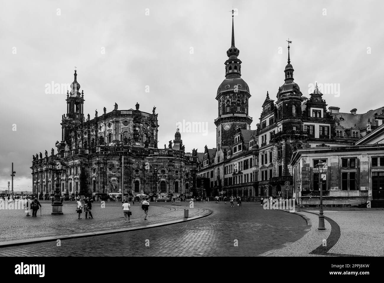 dresden-deutschland-27-august-2022-kathedrale-der-heiligen