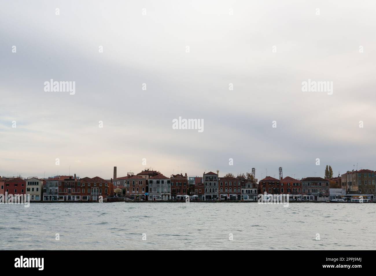 Venezianische Häuser in Reihe. Venedig Minimallandschaft, Italien Stockfoto