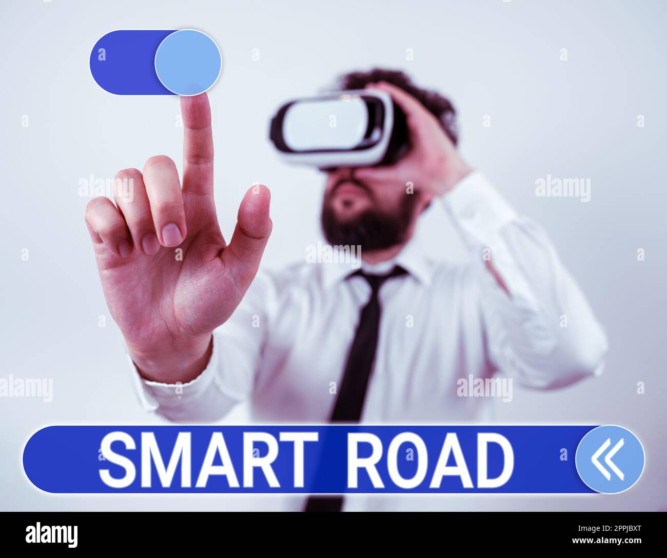 Textbeschriftung mit Smart Road. Ein Wort über die verschiedenen Arten, wie Technologien in Straßen integriert werden Stockfoto