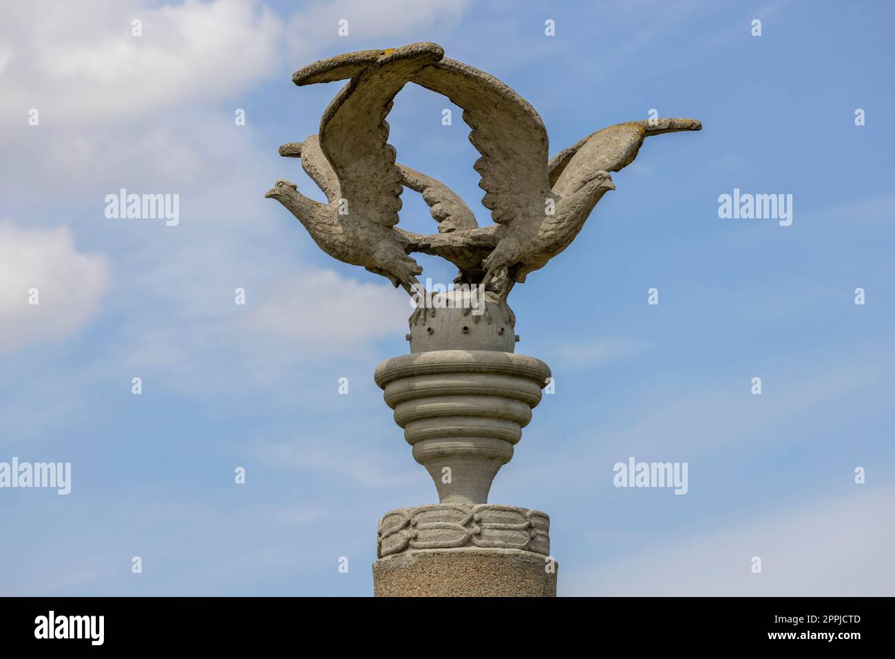Three eagles -Fotos und -Bildmaterial in hoher Auflösung – Alamy