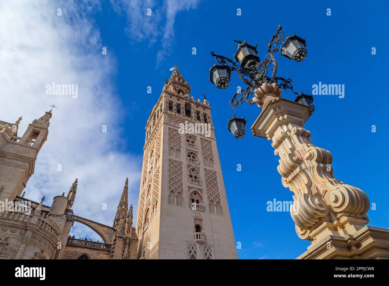 Giralda-Turm in der Kathedrale von Sevilla Stockfoto