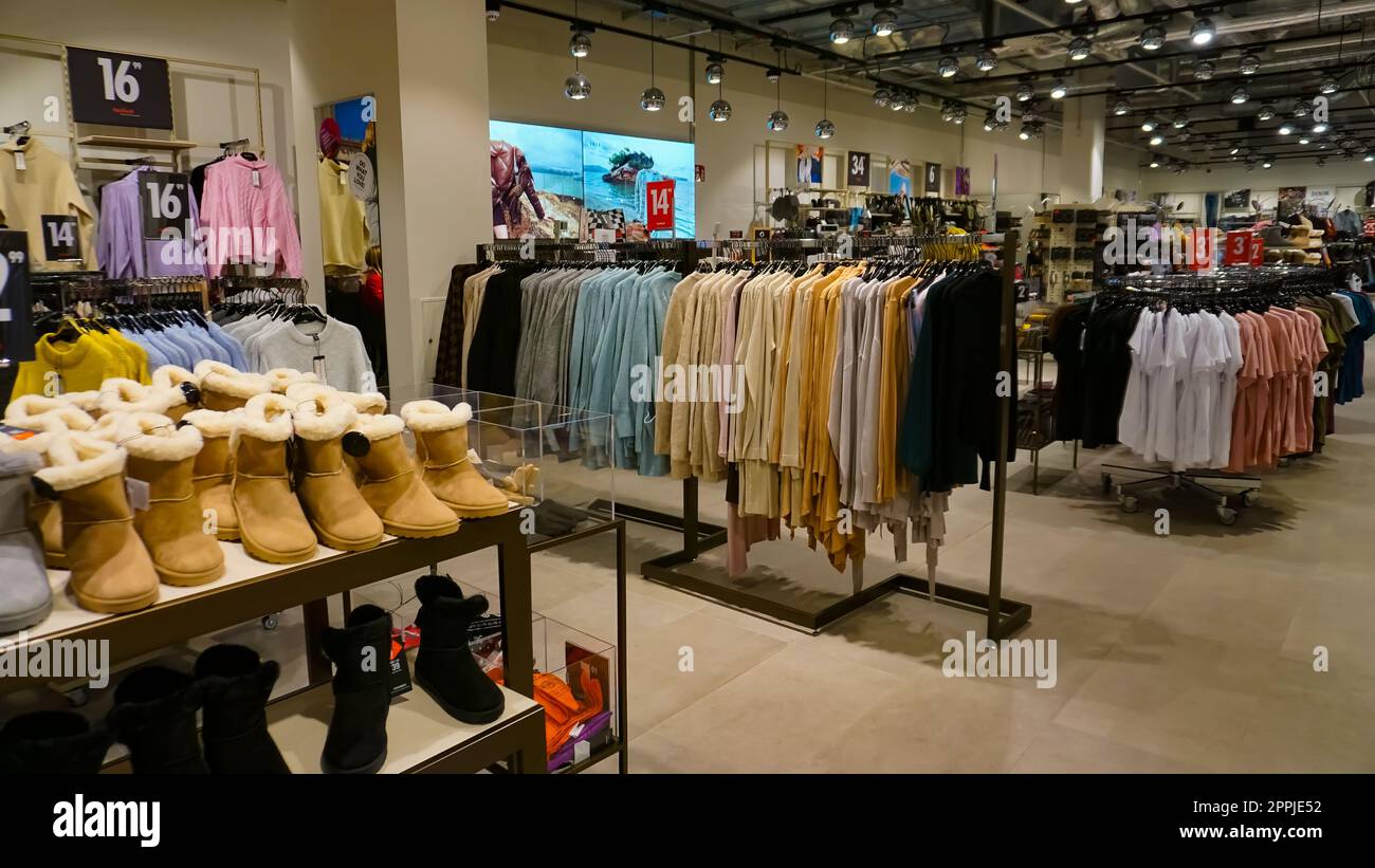 Baden-Baden, Deutschland - 01. Januar 2022: Newyorker Store in Baden-Baden. Stockfoto