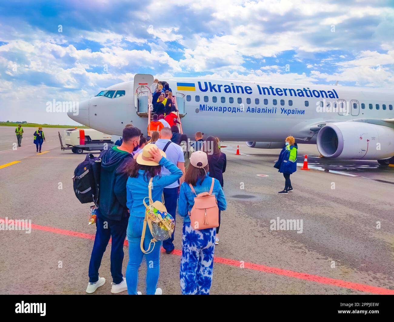 Zaporizhzhia, Ukraine - 11. Mai 2021: Ukraine International Airlines Boeing 737 Stockfoto