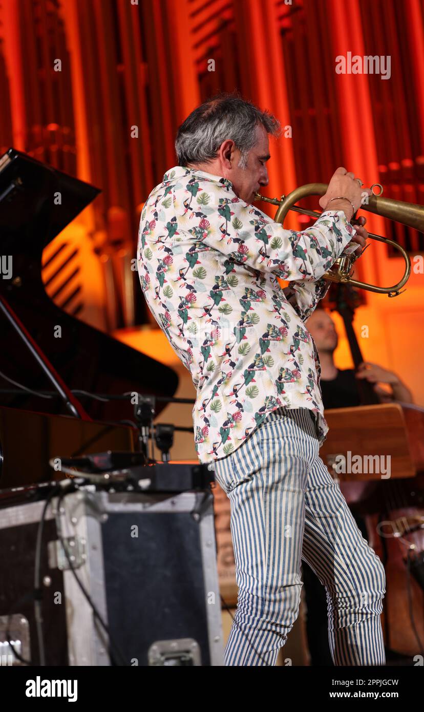 Adam Baldych Quartet und Paolo Fresu Lat Summer Jazz Festival in Krakau, Polen Stockfoto