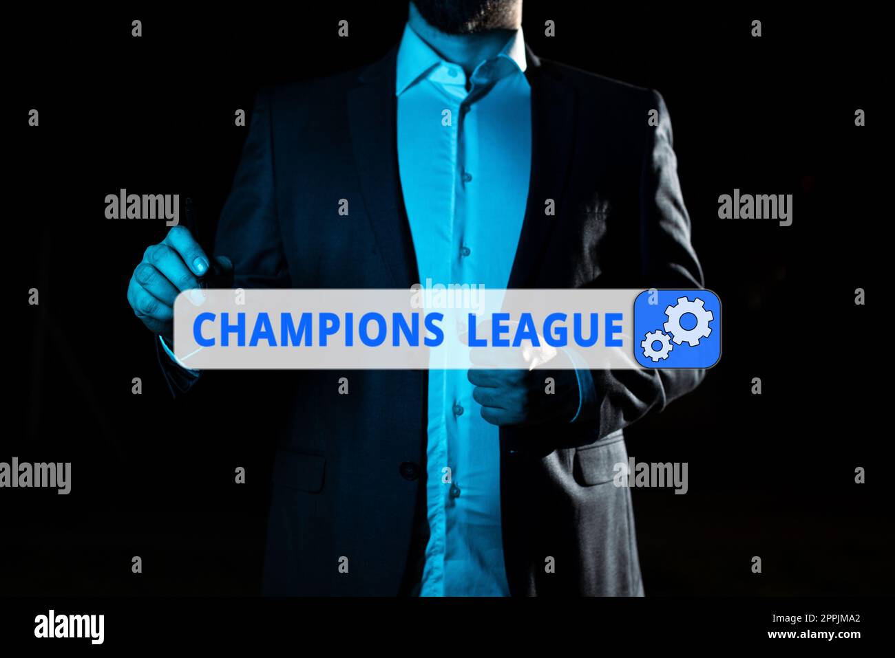 Schild mit der Aufschrift Champions League. Bankkonto mit Internetkonzept, das Ihnen einfachen Zugriff auf Ihren Geldunternehmer ermöglicht, der wichtige Informationen mit Stift in der Hand zeigt. Stockfoto