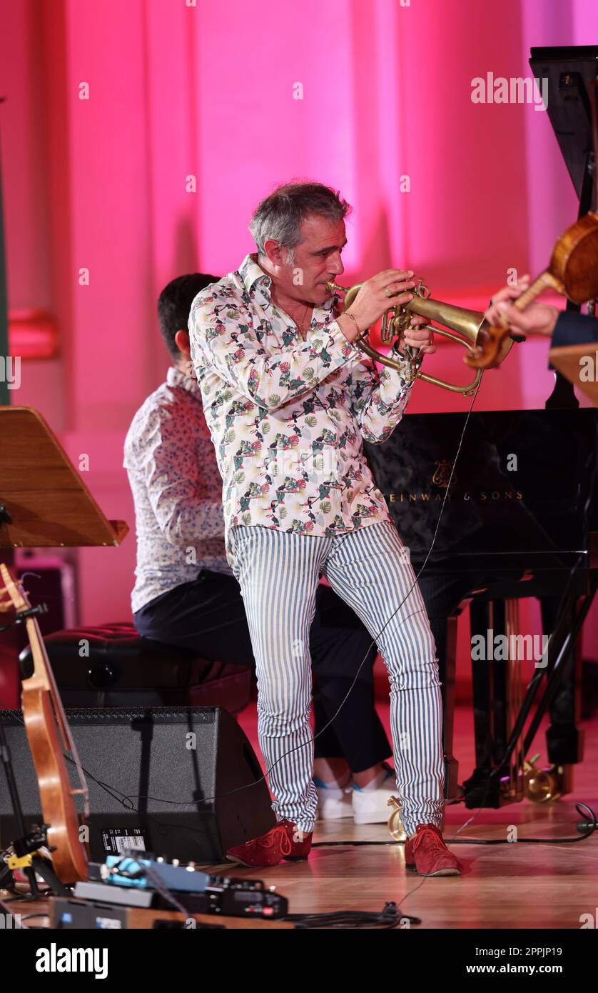 Adam Baldych Quartet und Paolo Fresu Lat Summer Jazz Festival in Krakau, Polen Stockfoto