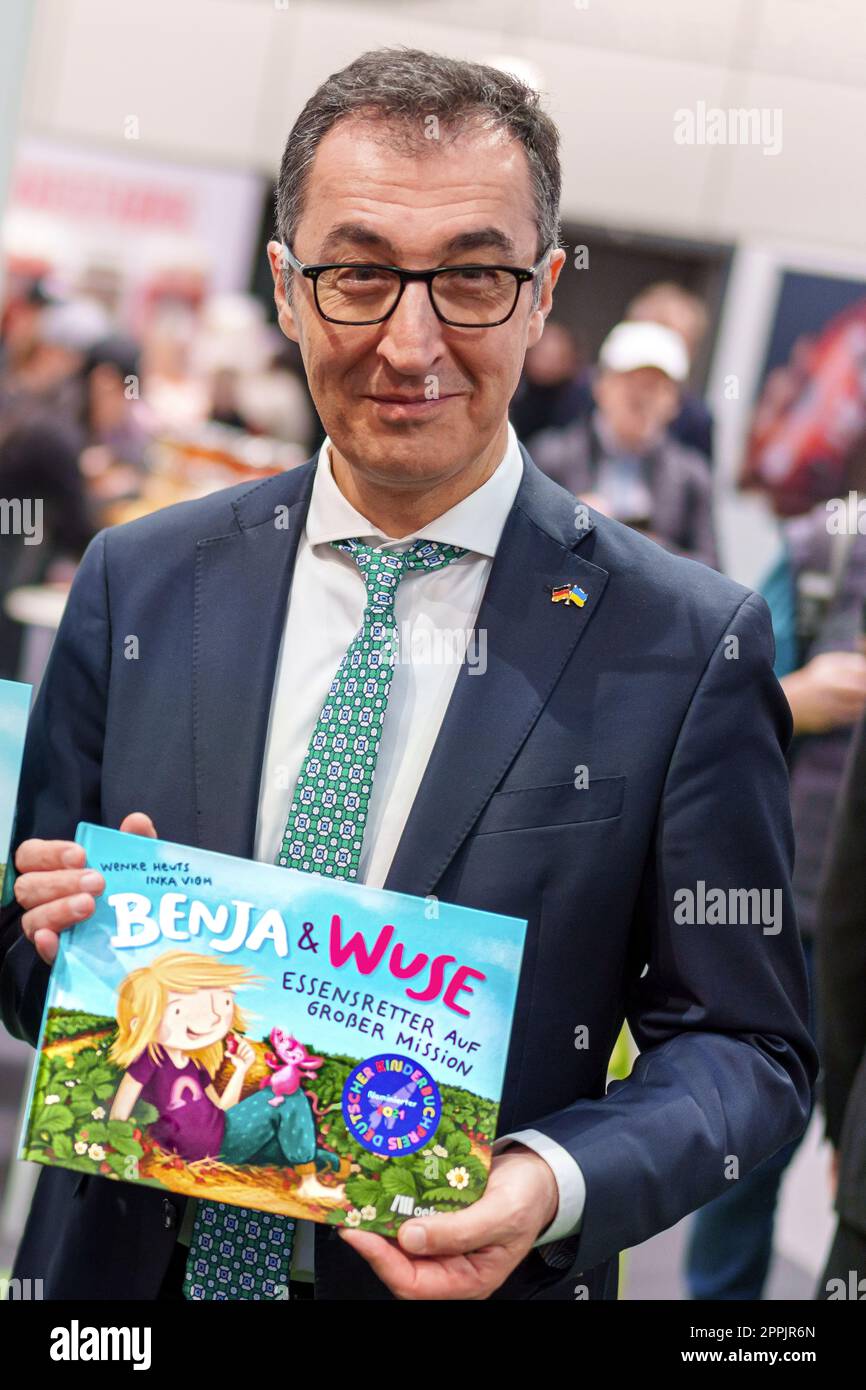 CEM Özdemir, Bundesminister für Landwirtschaft bei der Eröffnungsreise