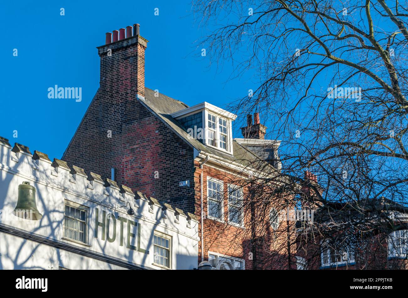 NORWICH, ENGLAND, Vereinigtes Königreich - 29. DEZEMBER 2013: Architektur in der Altstadt von Norwick, Norfolk, England, Vereinigtes Königreich Stockfoto