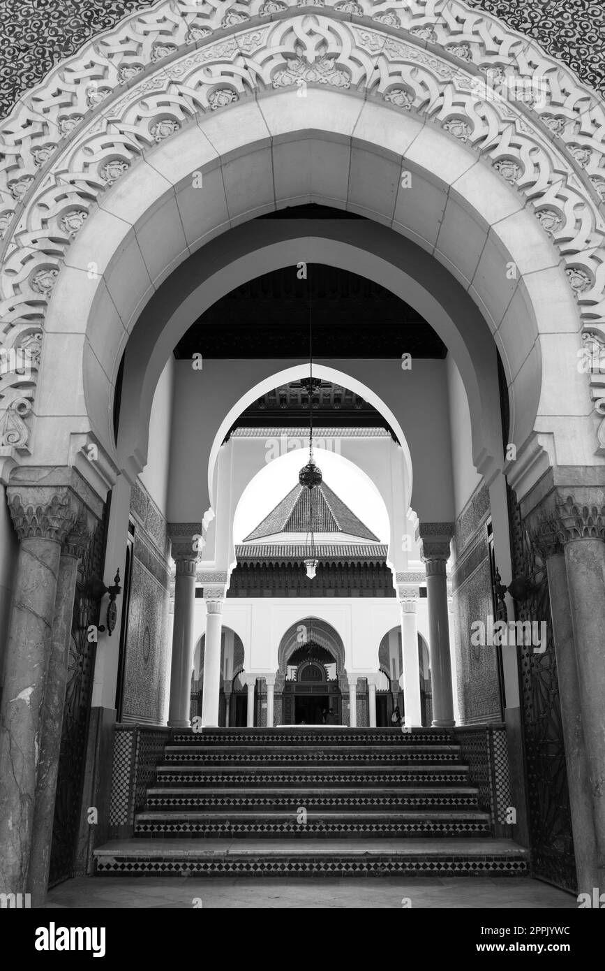 Eintritt zu einem Hof der Grande Mosquee de Paris Stockfoto
