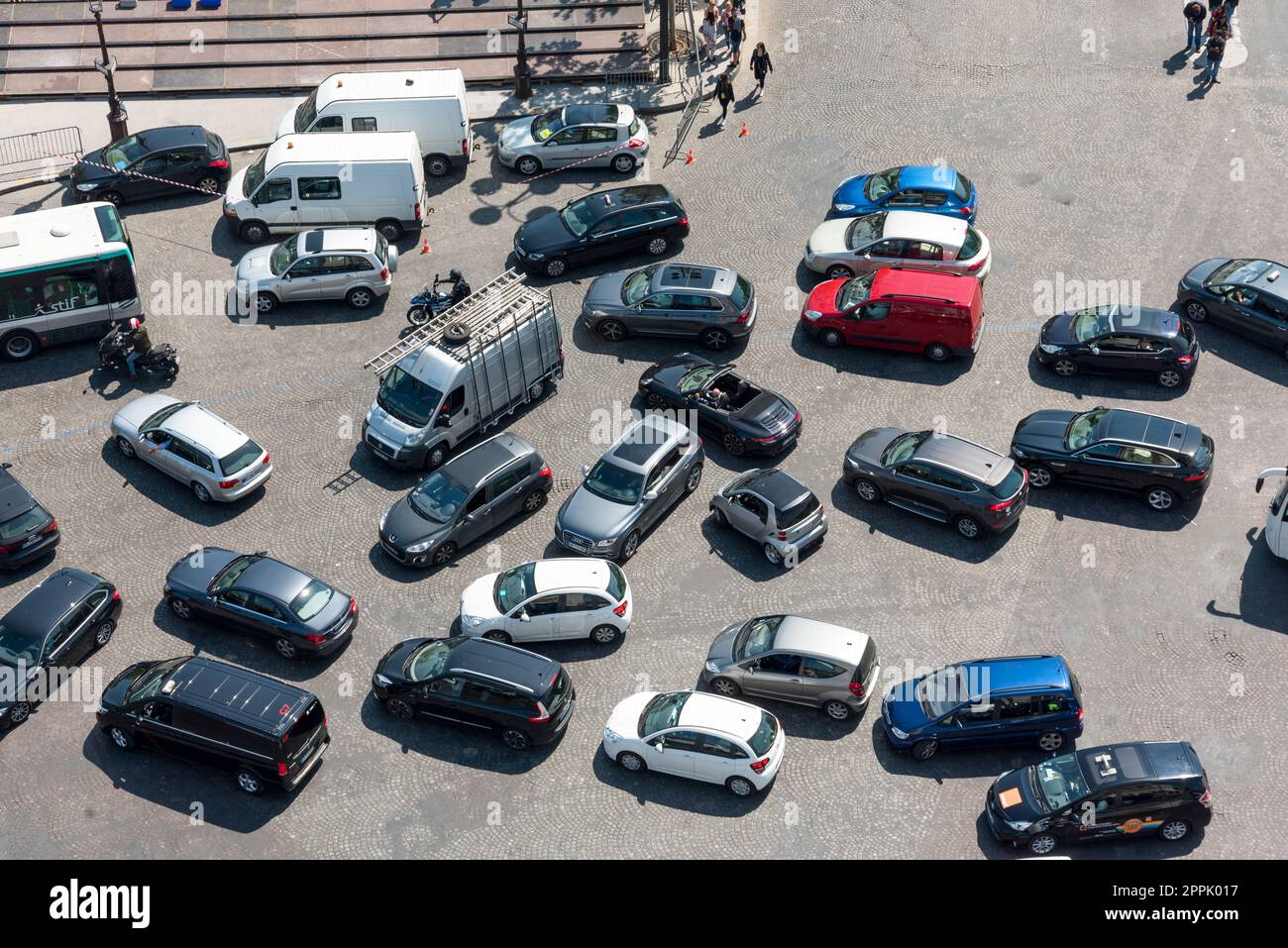 Stau am Place Charles de Gaulle in Paris Stockfoto