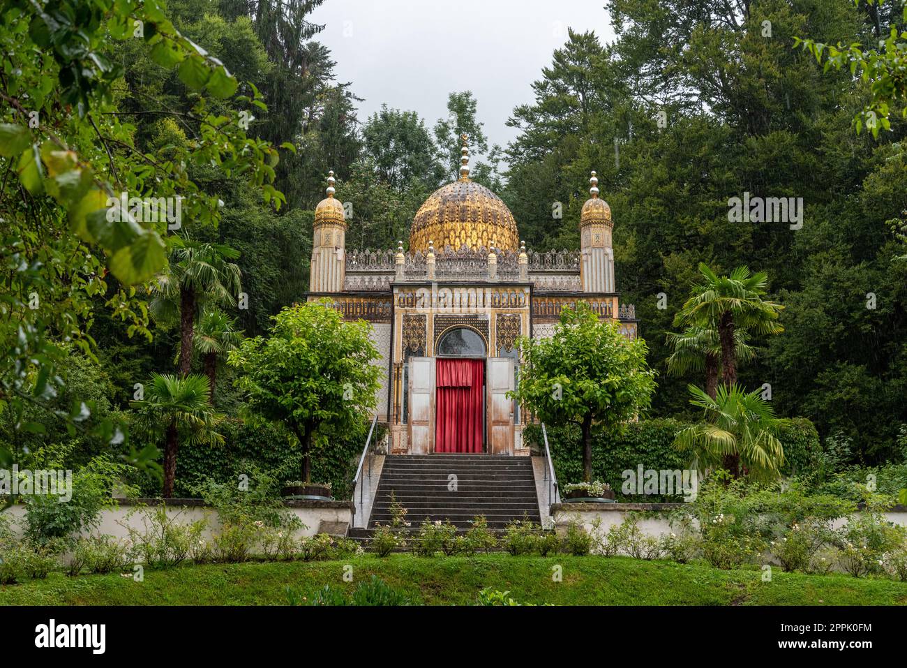 LINDERHOF - 22. SEPTEMBER 2022 - Maurischer Pavillon im Park des Palastes Linderhof in Bayern Stockfoto