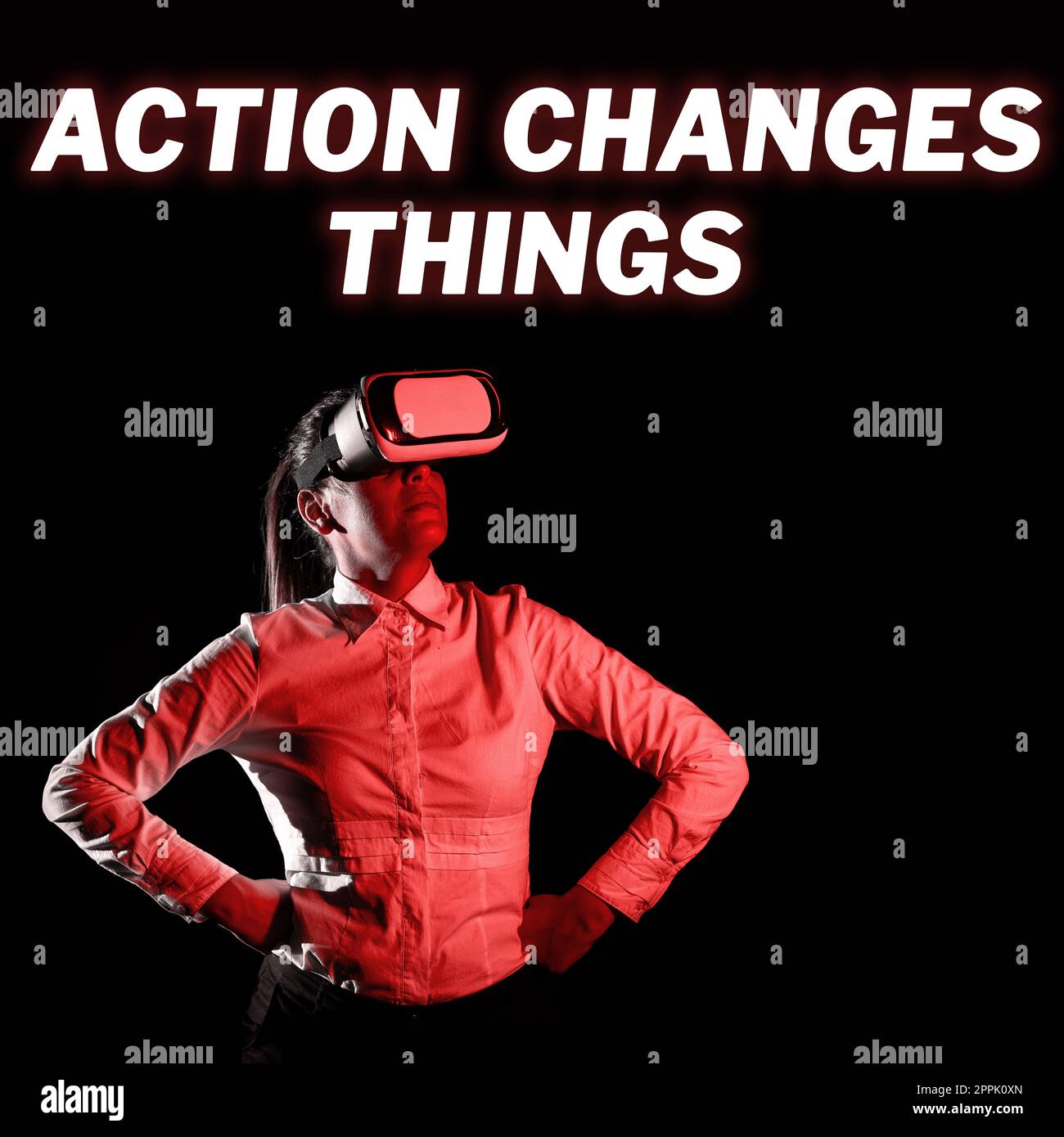 Text, der Inspiration zeigt Aktion verändert Dinge. Eine Geschäftsvorführung, die etwas unternimmt, spiegelt andere Reaktionen wider Stockfoto