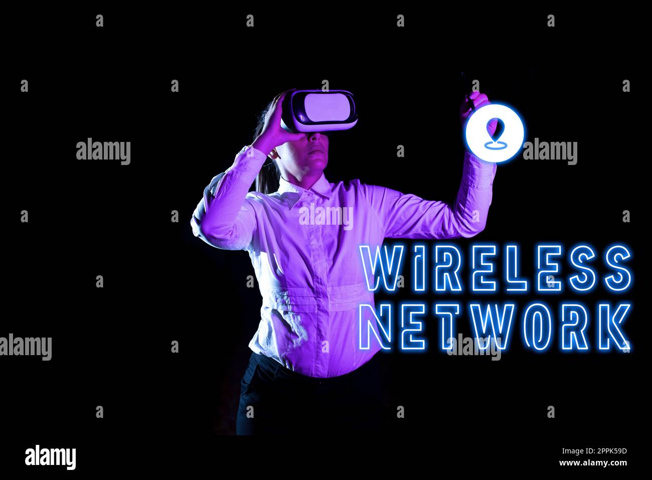 Das Schild zeigt Wireless Network (WLAN) an. Im Computernetzwerk geschriebenes Wort, das drahtlose Datenverbindungen verwendet Stockfoto