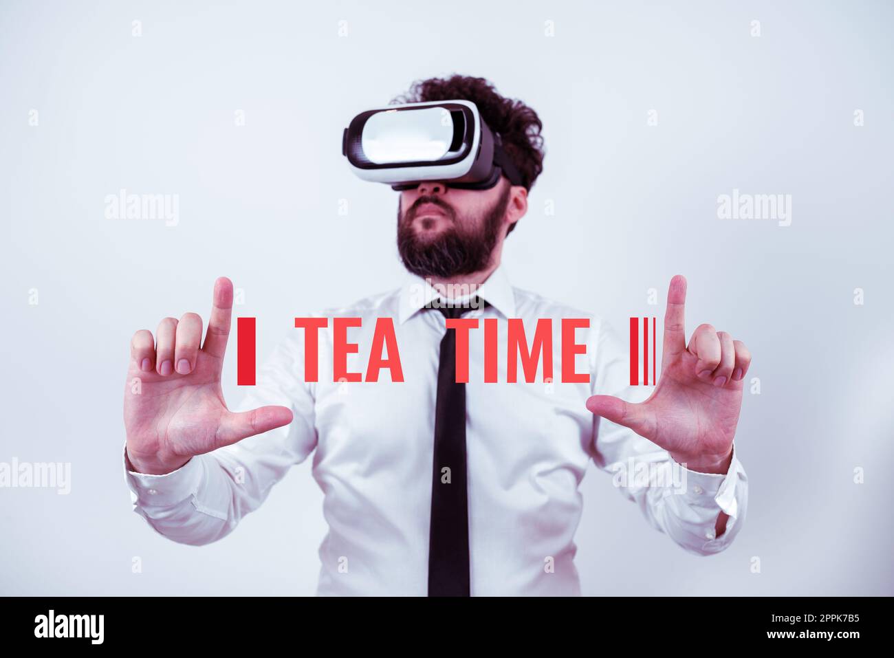 Textzeichen mit Angabe der Teezeit. Geschäftsidee Nachmittagszeit, wenn manche Leute eine kleine Mahlzeit essen Stockfoto