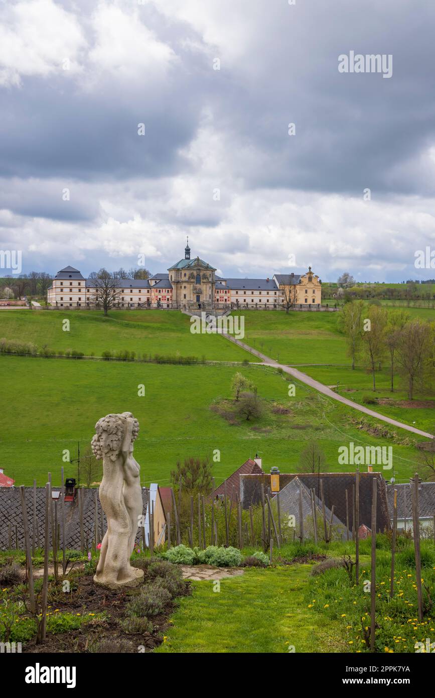 Kleine Weinberge und Kuks Hospiz, Ostböhmen, Tschechische Republik Stockfoto