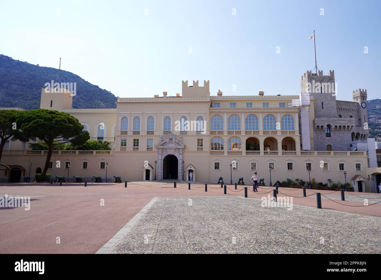 MONACO-VILLE, MONACO - 18. JUNI 2022: Fassade des Prinzenpalastes von Monaco Stockfoto