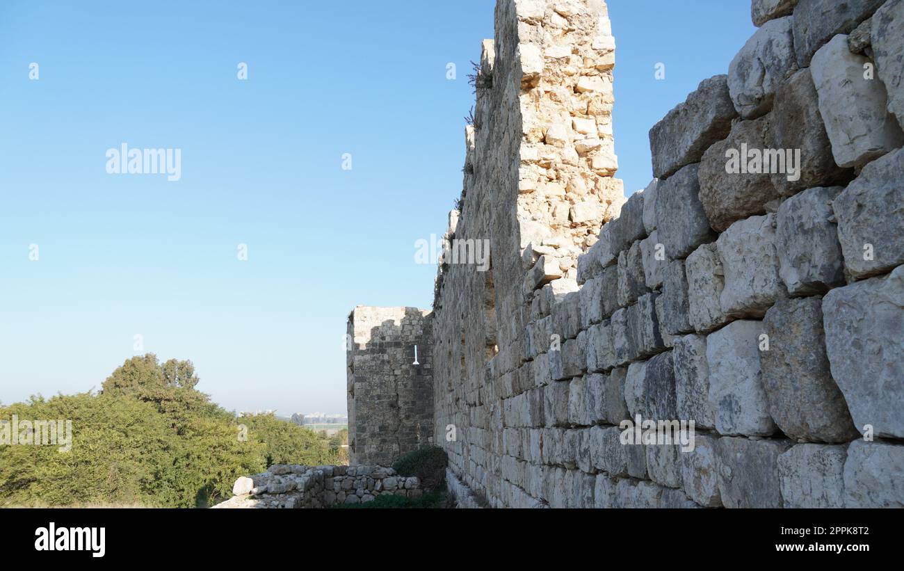 Mauern der alten Burg von Antipatris, Tel Afek, Israel. Antipatris, auch bekannt als Binar Bashi, wurde im Mittelalter zu einer osmanischen Festung. Stockfoto