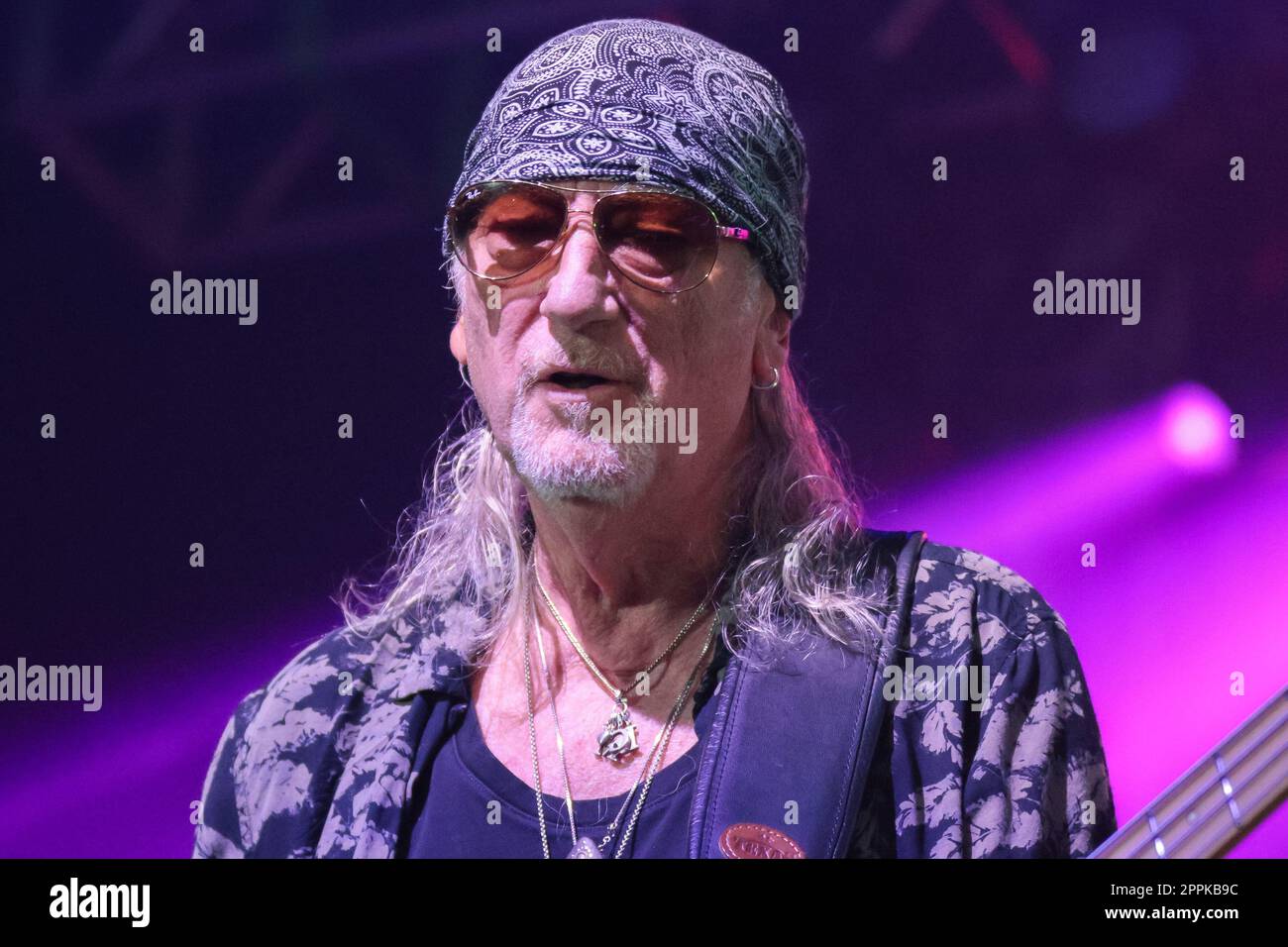 PR - CURITIBA - 04/23/2023 - CURITIBA, SHOW IN TIEFEM LILA - Roger Glover, während einer Aufführung der Band Deep Purple, bei Live in der Stadt Curitiba, diesen Sonntag (23). Die britische Band ist auf Tour in Südamerika. Foto: Robson Mafra/AGIF/Sipa USA Stockfoto