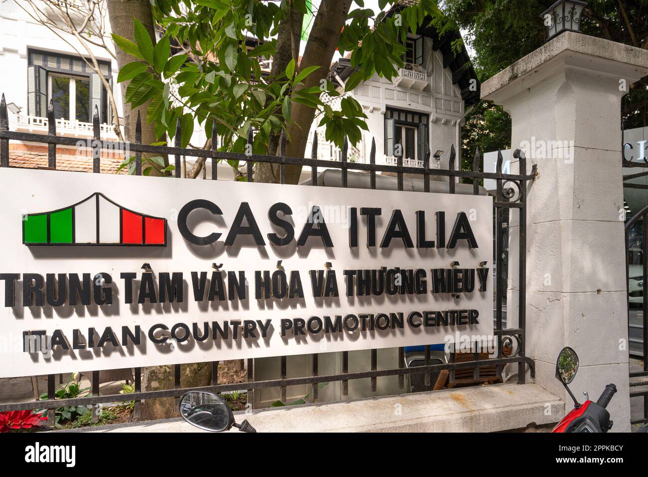 Casa Italia Palast in Hanoi, Vietnam Stockfoto