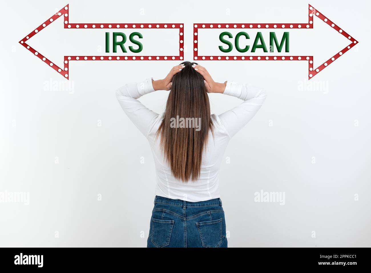 Textunterschrift mit IRS-Betrug. Konzept, das bedeutet, dass es Steuerzahler ins Visier nahm, indem er vorgab, die Steuerbehörde zu sein Stockfoto