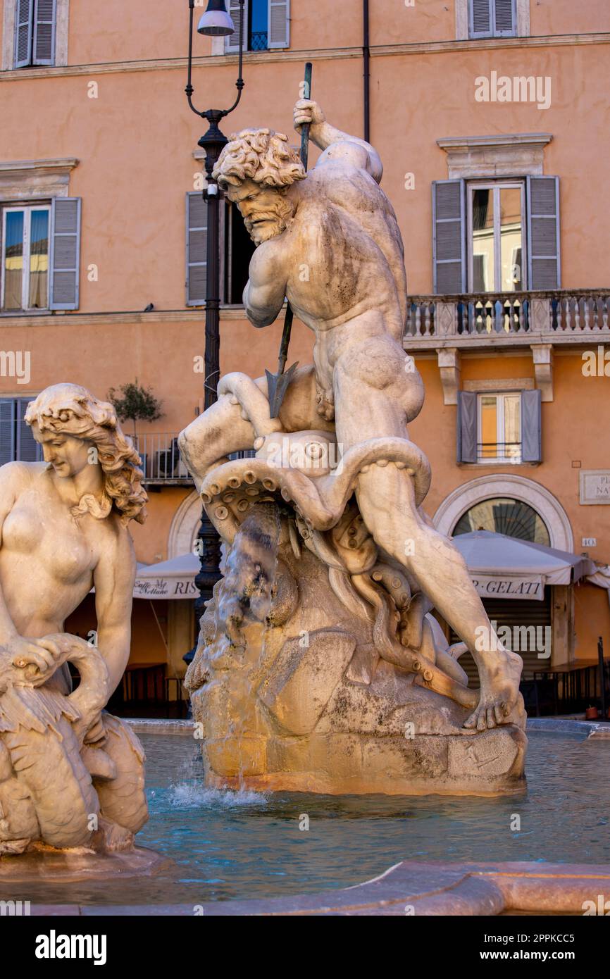 Neptunbrunnen aus dem 16. Jahrhundert (Fontana del Nettuno) auf der Piazza Navona, Rom, Italien. Stockfoto