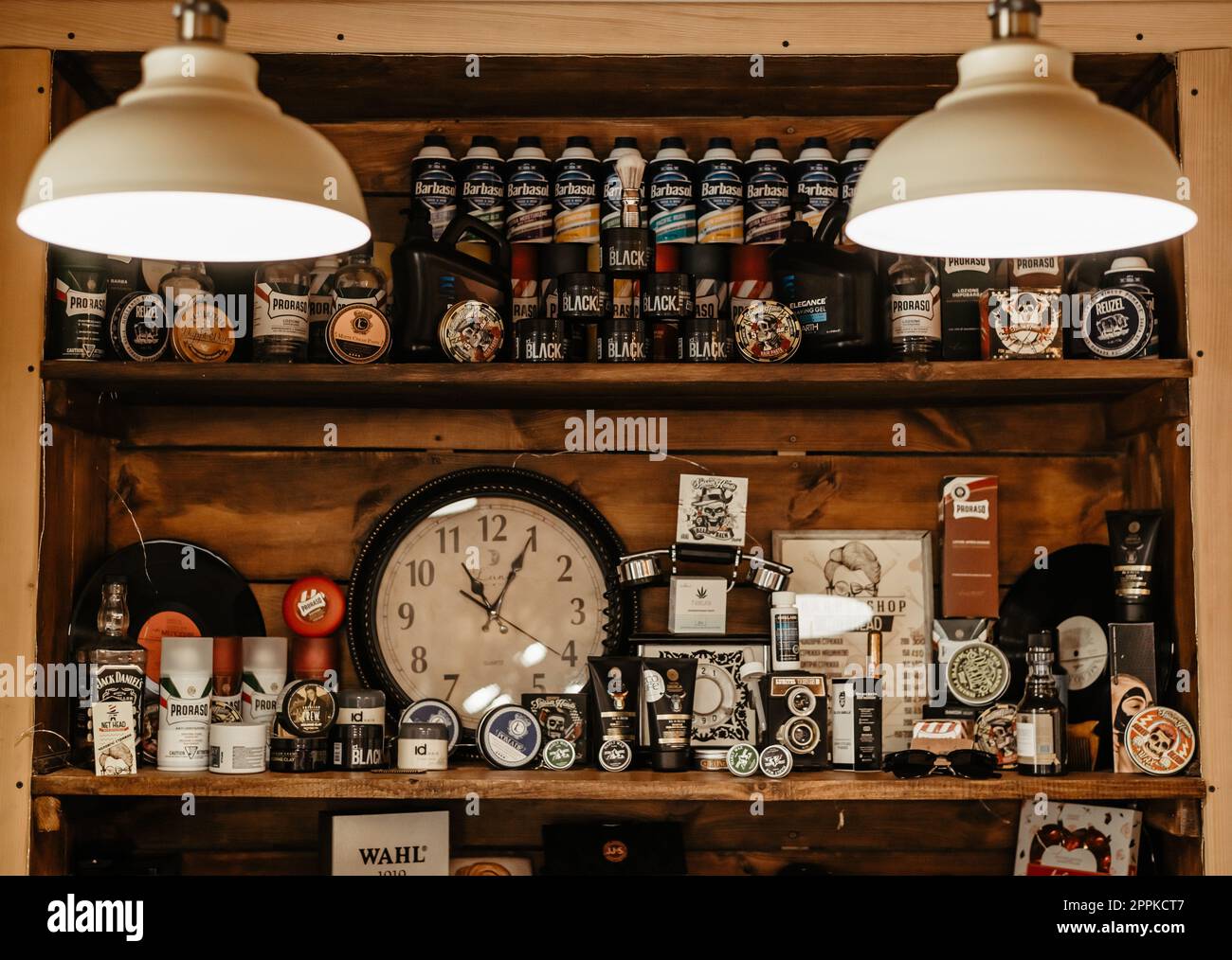 Barbershop. Professioneller Friseur Vintage-Interieur. Bart Haarkleiden Stockfoto