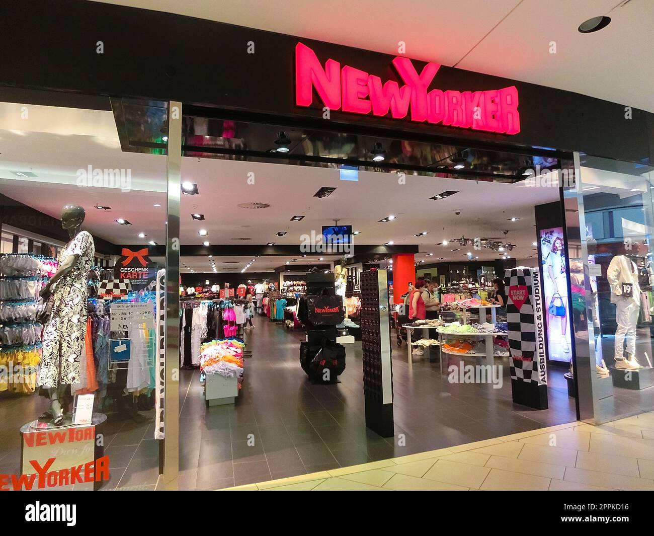 New Yorker Shop im Isenburg-Zentrum, Neu-Isenburg, Deutschland Stockfoto