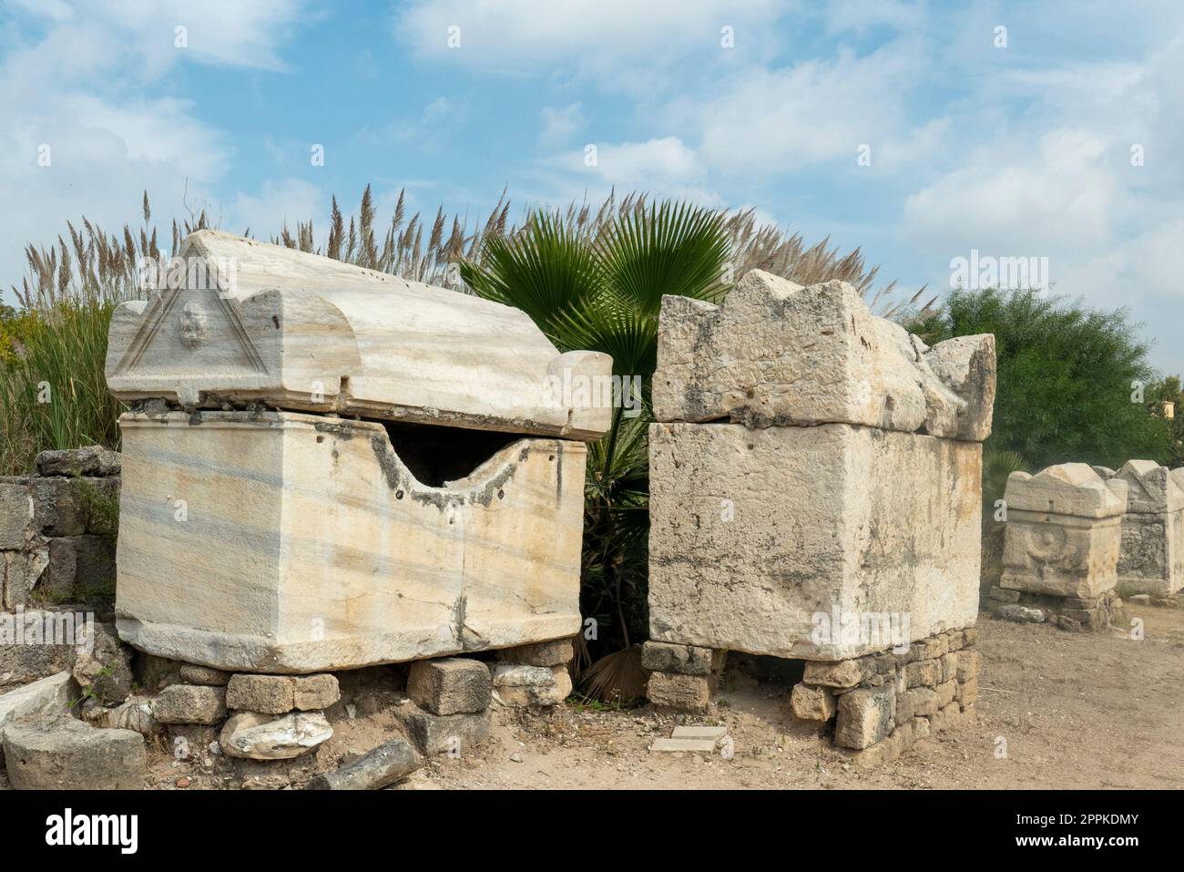 Arch von Hadrian an der Nekropole Al-Bass Tire. Weltkulturerbe der UNESCO im Libanon Stockfoto