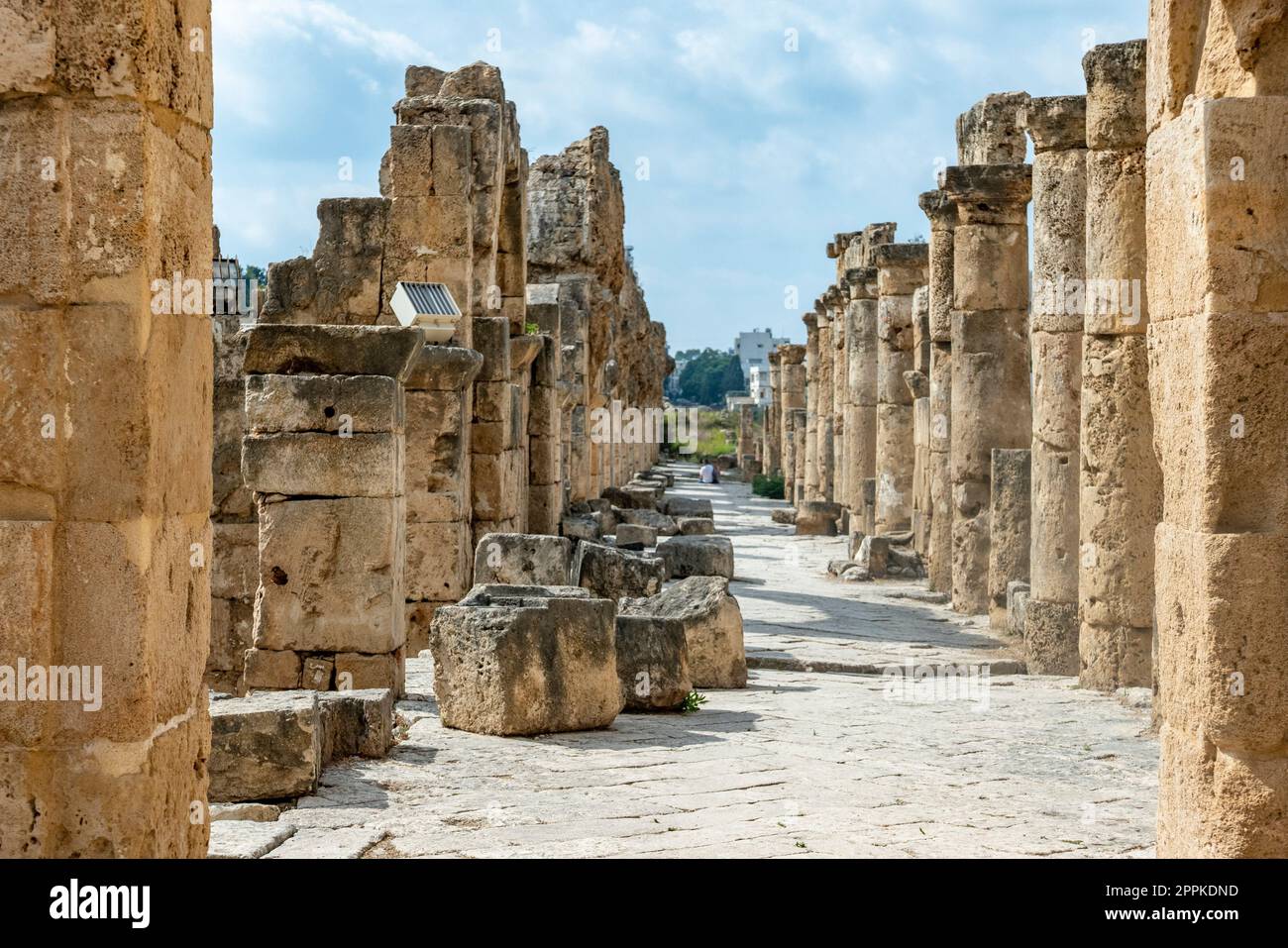Arch von Hadrian an der Nekropole Al-Bass Tire. Weltkulturerbe der UNESCO im Libanon Stockfoto