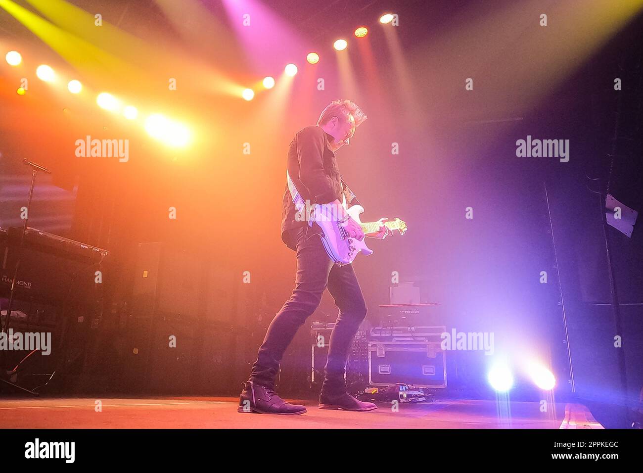 Curitiba, Brasilien. 24. April 2023. PR - CURITIBA - 04/23/2023 - CURITIBA, SHOW IN TIEFEM LILA - Simon McBride, während einer Aufführung der Band Deep Purple, bei Live in der Stadt Curitiba, diesen Sonntag (23). Die britische Band ist auf Tour in Südamerika. Foto: Robson Mafra/AGIF/Sipa USA Guthaben: SIPA USA/Alamy Live News Stockfoto