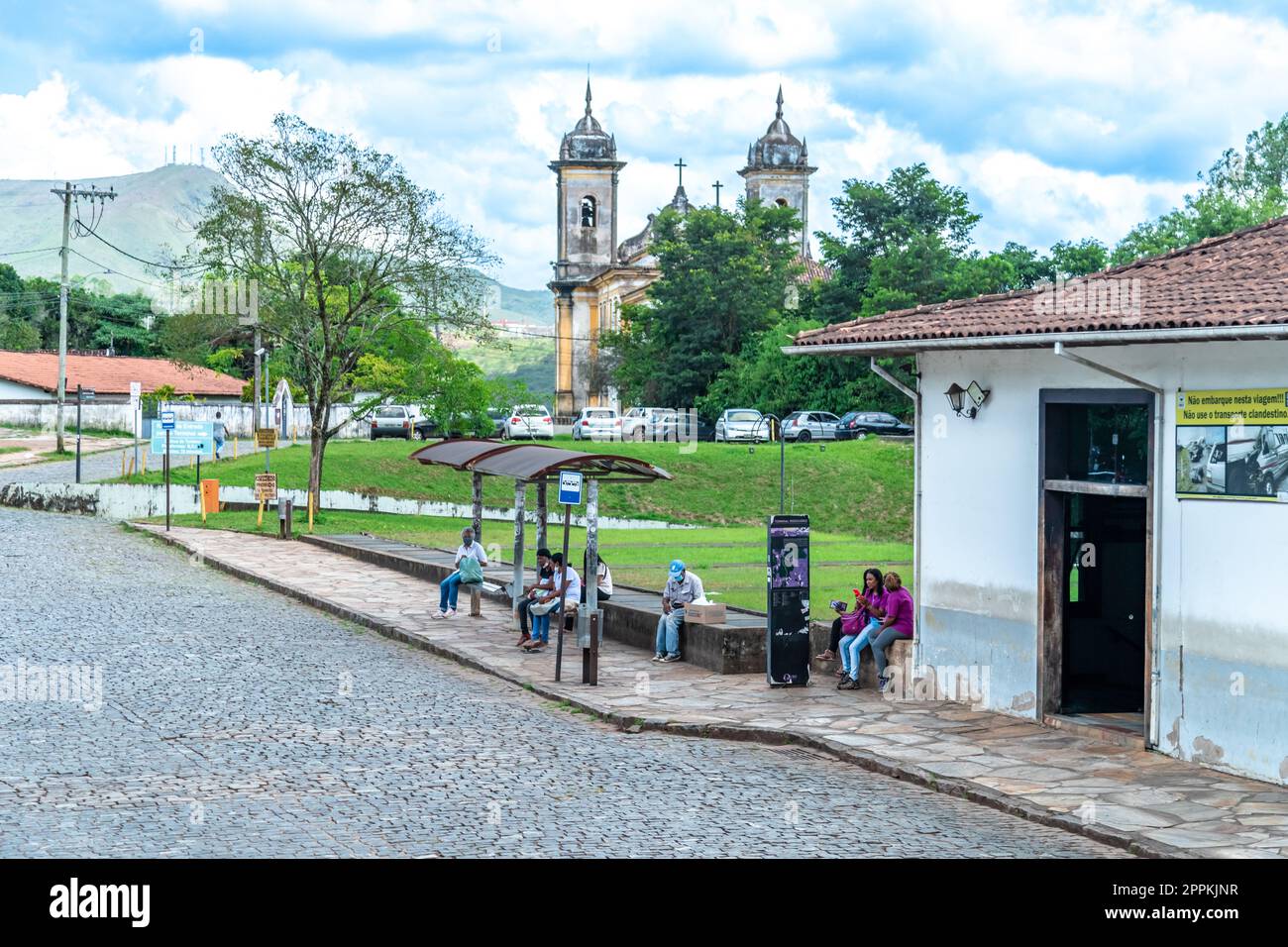 Ouro Preto, Brasilien - 4. März 2022: Straßen der Stadt. UNESCO-Weltkulturerbe Stockfoto