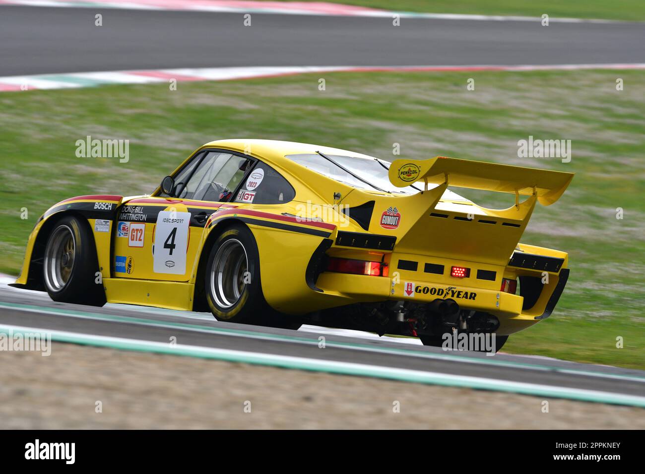 Scarperia, 2. April 2023: Porsche 935 K3 Jahr 1979 in Aktion während Mugello Classic 2023 auf dem Mugello Circuit in Italien. Stockfoto